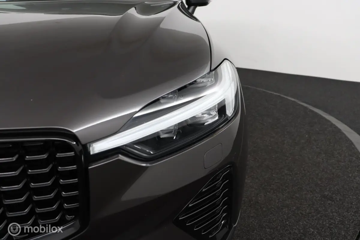2.0 T8 Plug-in hybrid AWD R-Design | Luchtvering | Adaptive Cruise | Trekhaak | Bowers & Wilkins | SOH 94.97% | Head Up | Standkachel