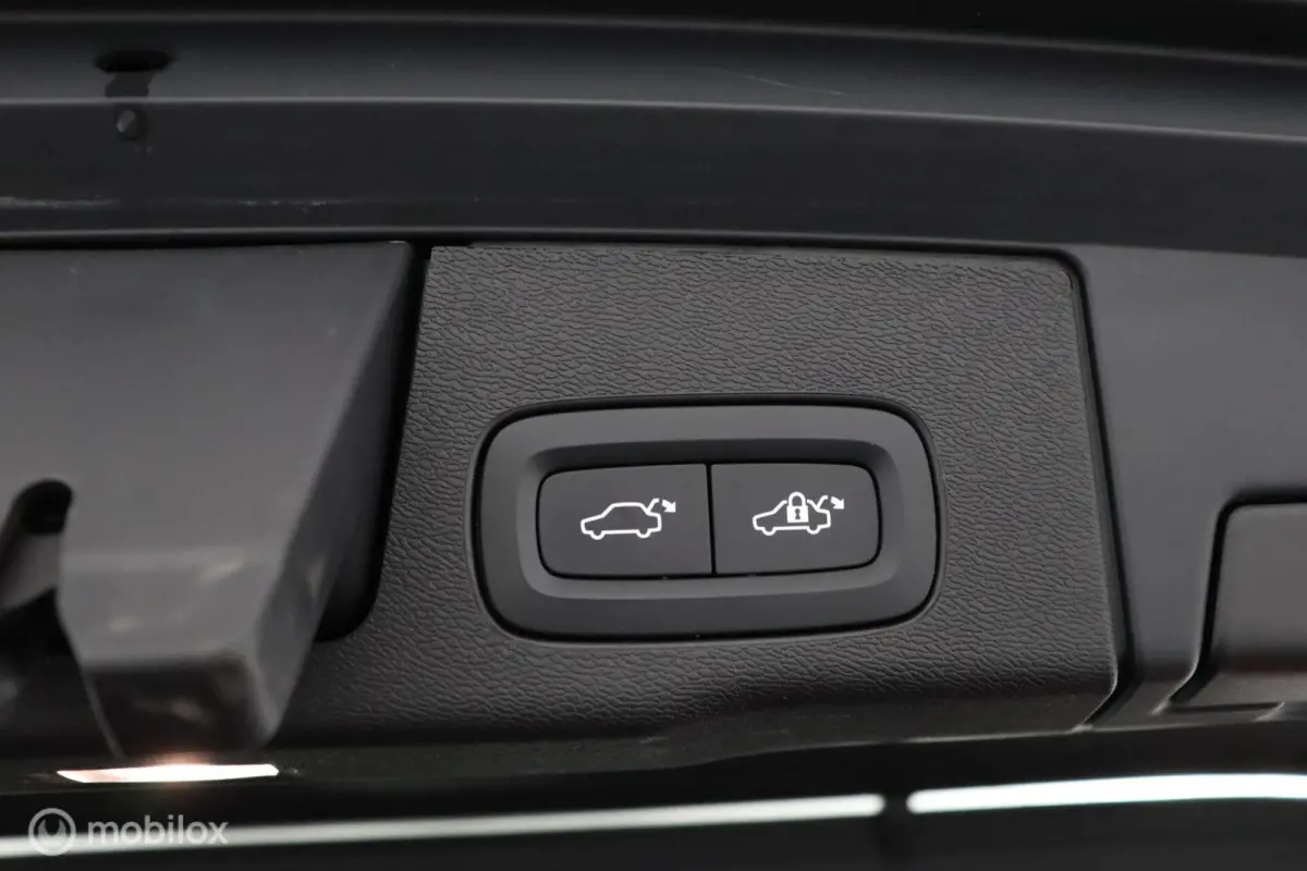 2.0 T8 Plug-in hybrid AWD R-Design | Luchtvering | Adaptive Cruise | Trekhaak | Bowers & Wilkins | SOH 94.97% | Head Up | Standkachel