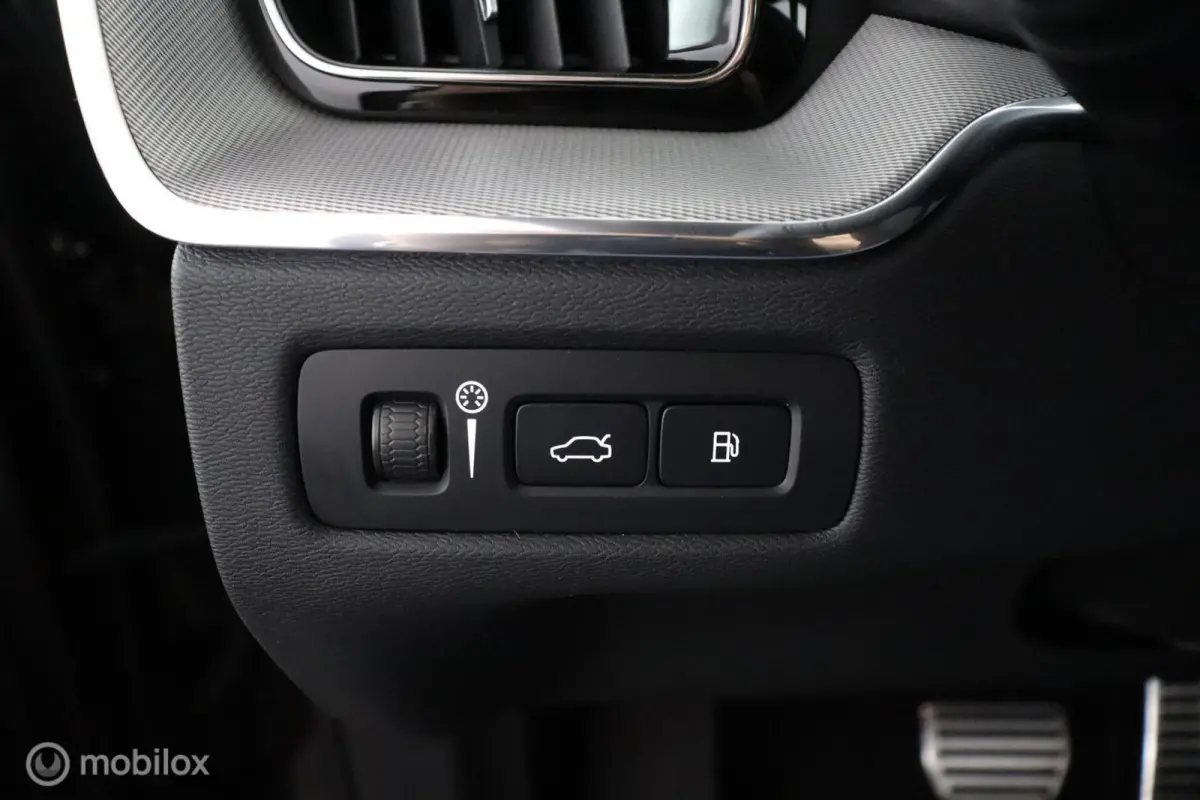 2.0 T8 Plug-in hybrid AWD R-Design | Luchtvering | Adaptive Cruise | Trekhaak | Bowers & Wilkins | SOH 94.97% | Head Up | Standkachel