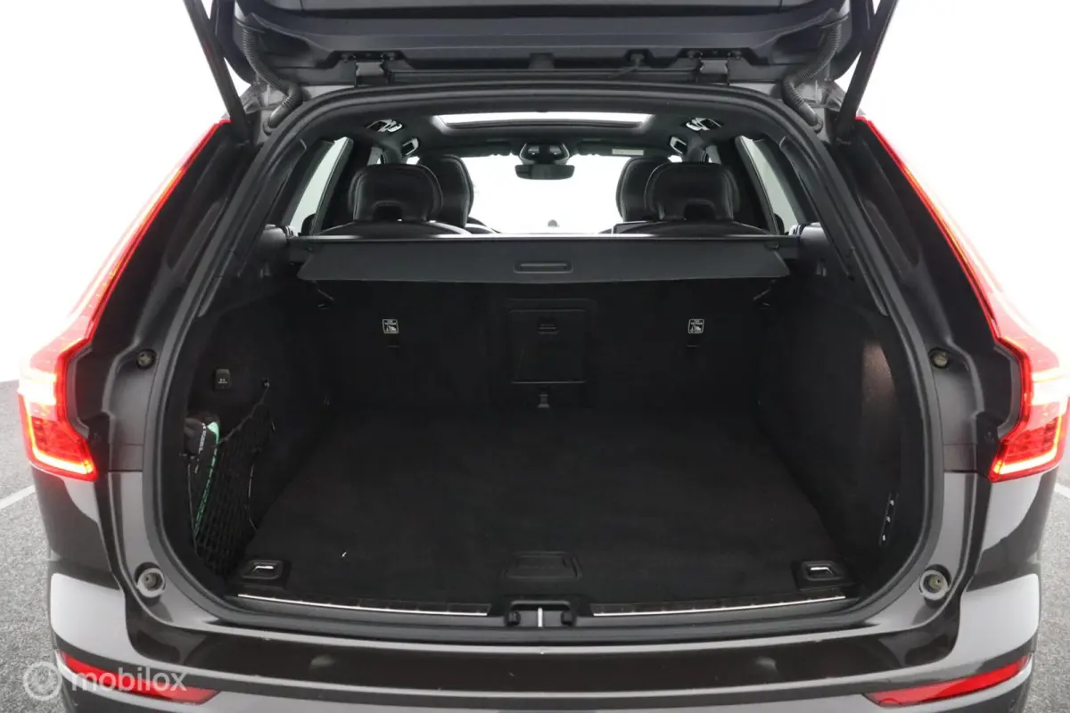 2.0 T8 Plug-in hybrid AWD R-Design | Luchtvering | Adaptive Cruise | Trekhaak | Bowers & Wilkins | SOH 94.97% | Head Up | Standkachel
