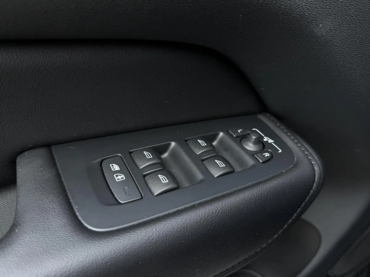 T6 Plug-in hybrid AWD Plus Dark | Longe Range | 21 inch | Panoramadak | Adaptieve Cruise Control | Standkachel | Elektrisch verstelbare stoelen | Stoel-/ stuurverwarming | Google OS