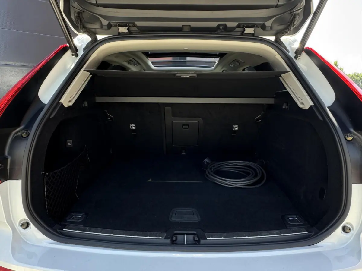 T6 Plug-in hybrid AWD Plus Dark | Longe Range | 21 inch | Panoramadak | Adaptieve Cruise Control | Standkachel | Elektrisch verstelbare stoelen | Stoel-/ stuurverwarming | Google OS