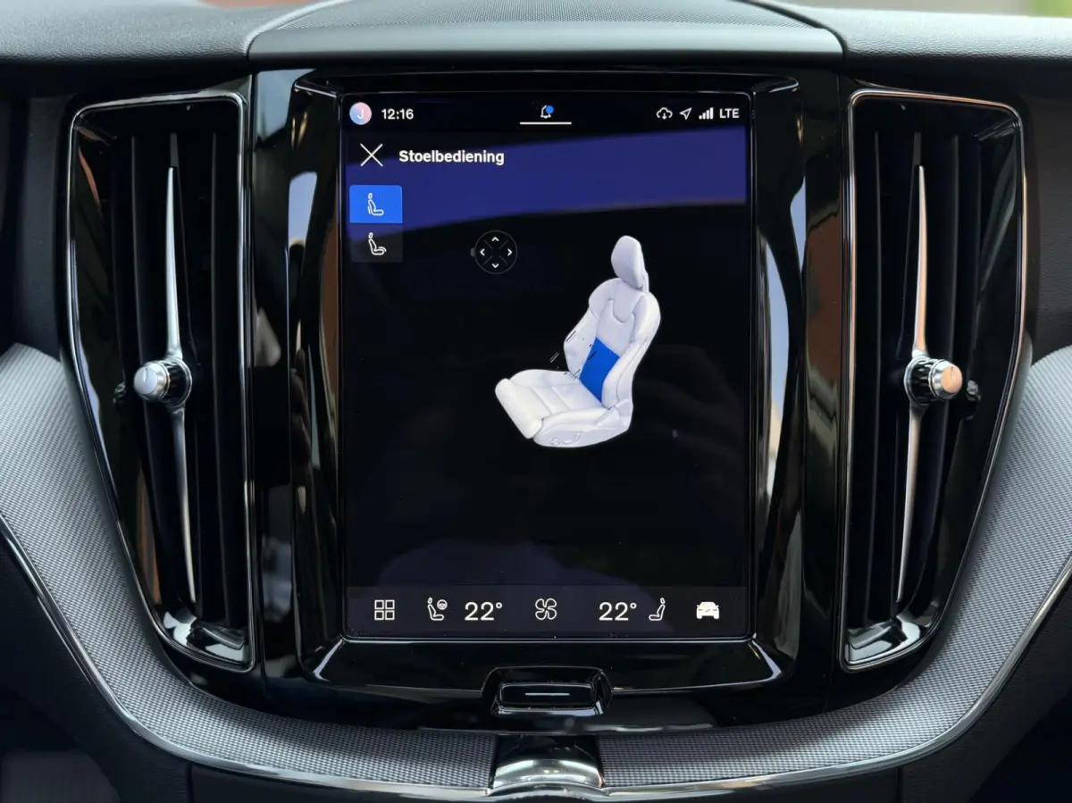 T6 Plug-in hybrid AWD Plus Dark | Longe Range | 21 inch | Panoramadak | Adaptieve Cruise Control | Standkachel | Elektrisch verstelbare stoelen | Stoel-/ stuurverwarming | Google OS