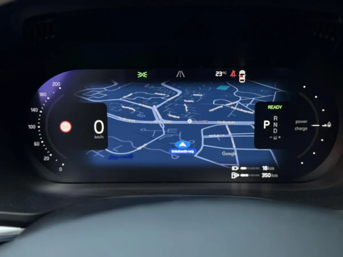 T6 Plug-in hybrid AWD Plus Dark | Longe Range | 21 inch | Panoramadak | Adaptieve Cruise Control | Standkachel | Elektrisch verstelbare stoelen | Stoel-/ stuurverwarming | Google OS