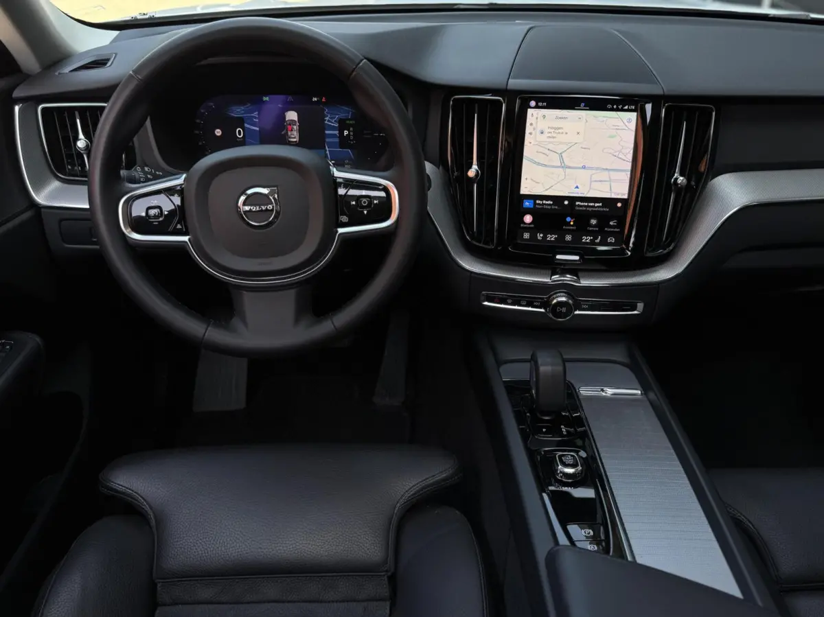 T6 Plug-in hybrid AWD Plus Dark | Longe Range | 21 inch | Panoramadak | Adaptieve Cruise Control | Standkachel | Elektrisch verstelbare stoelen | Stoel-/ stuurverwarming | Google OS