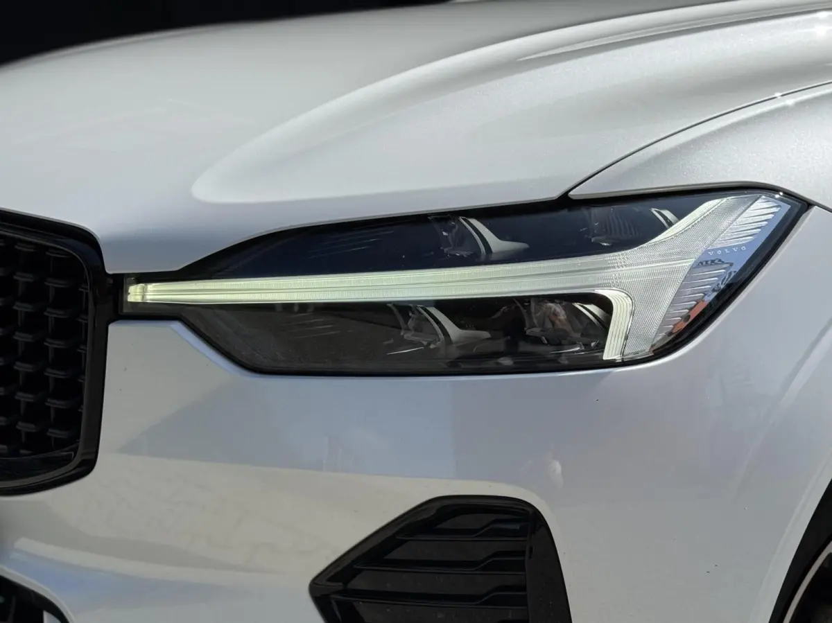 T6 Plug-in hybrid AWD Plus Dark | Longe Range | 21 inch | Panoramadak | Adaptieve Cruise Control | Standkachel | Elektrisch verstelbare stoelen | Stoel-/ stuurverwarming | Google OS