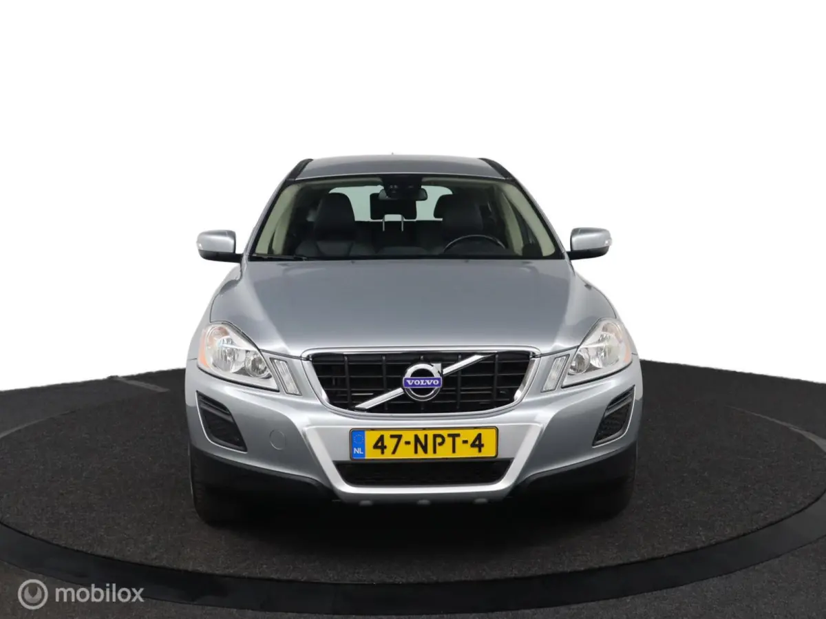 2.0T Momentum | Stoelverwarming | Unieke km stand | All Season banden | Afneembare trekhaak | Navigatie | PDC Voor en achter