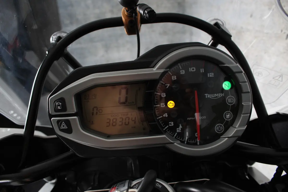 1200 Explorer ABS met zijkoffers