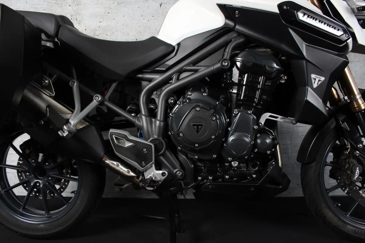1200 Explorer ABS met zijkoffers