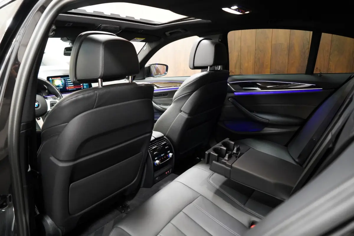 530i M-Sport M Sport|Pano|Leder|HUD|Dealer onderhouden