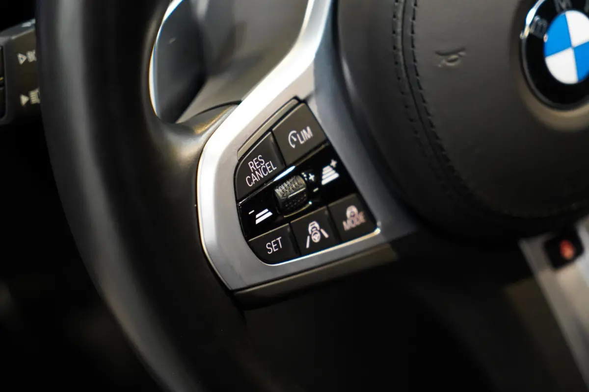 530i M-Sport M Sport|Pano|Leder|HUD|Dealer onderhouden