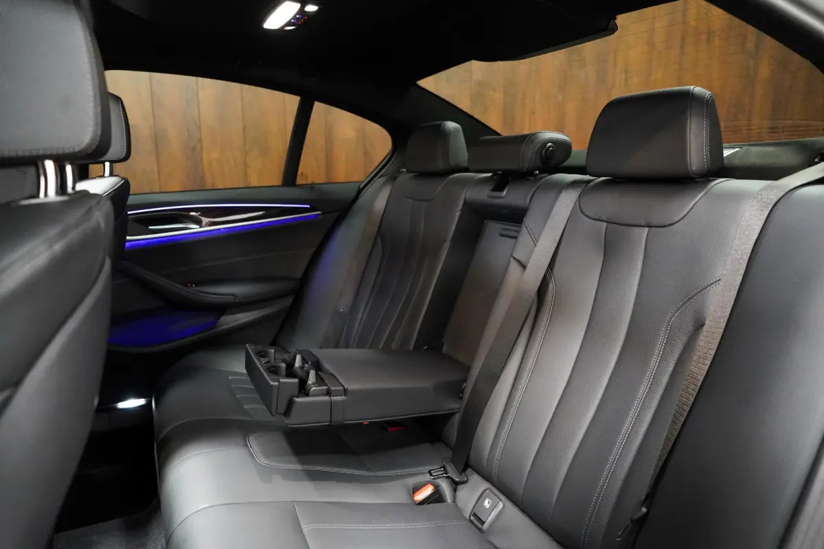 530i M-Sport M Sport|Pano|Leder|HUD|Dealer onderhouden