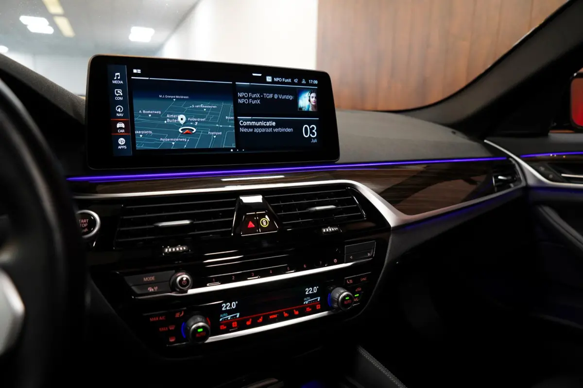 530i M-Sport M Sport|Pano|Leder|HUD|Dealer onderhouden