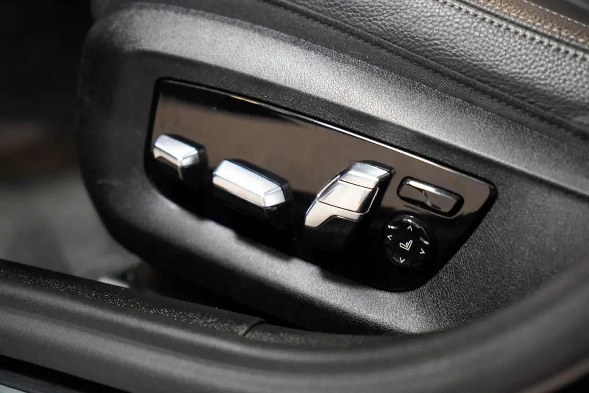 530i M-Sport M Sport|Pano|Leder|HUD|Dealer onderhouden