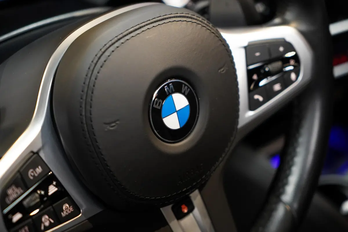 530i M-Sport M Sport|Pano|Leder|HUD|Dealer onderhouden