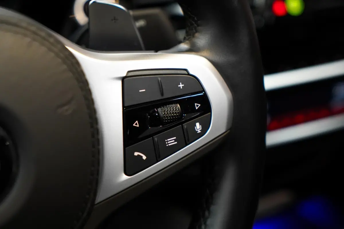 530i M-Sport M Sport|Pano|Leder|HUD|Dealer onderhouden