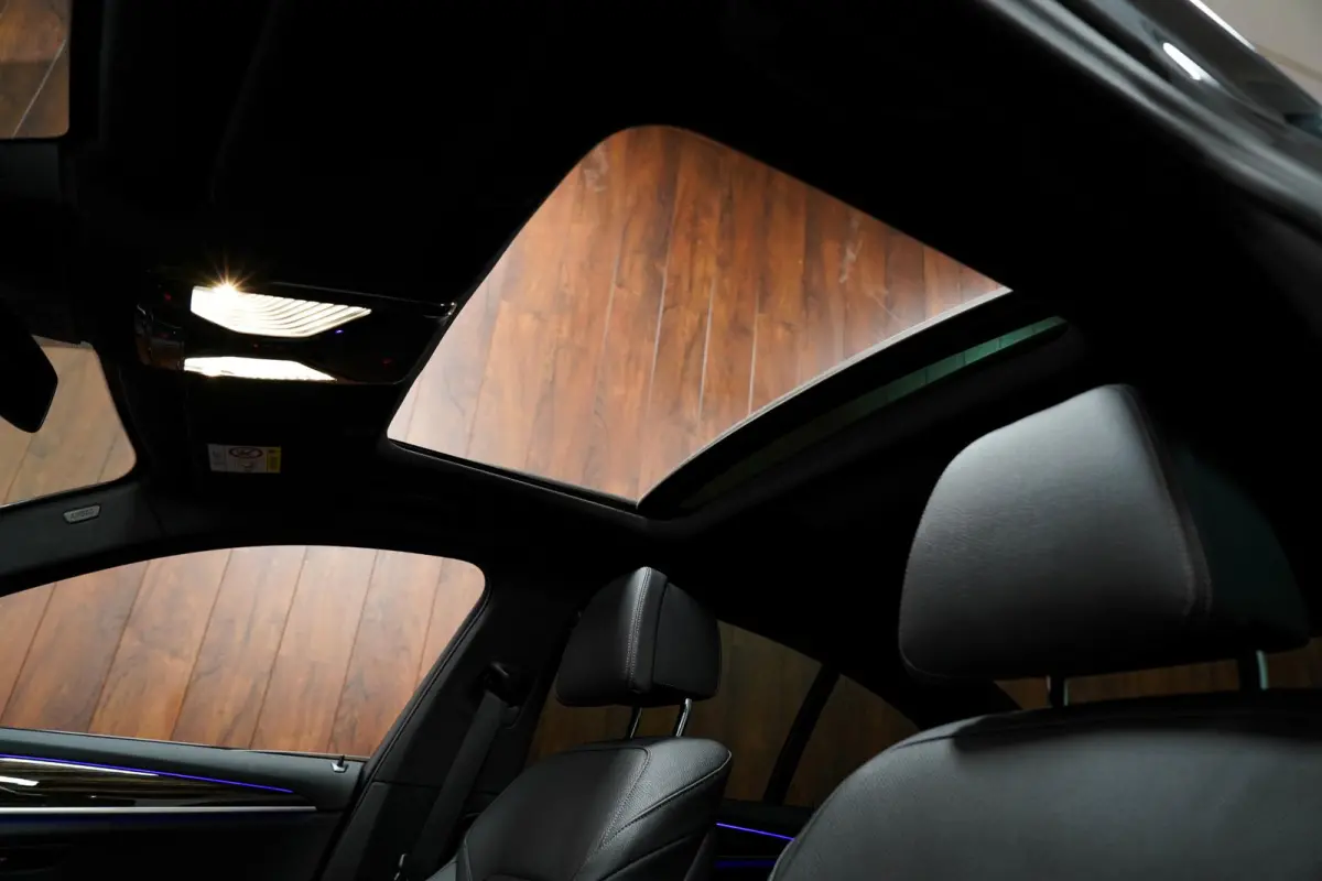 530i M-Sport M Sport|Pano|Leder|HUD|Dealer onderhouden
