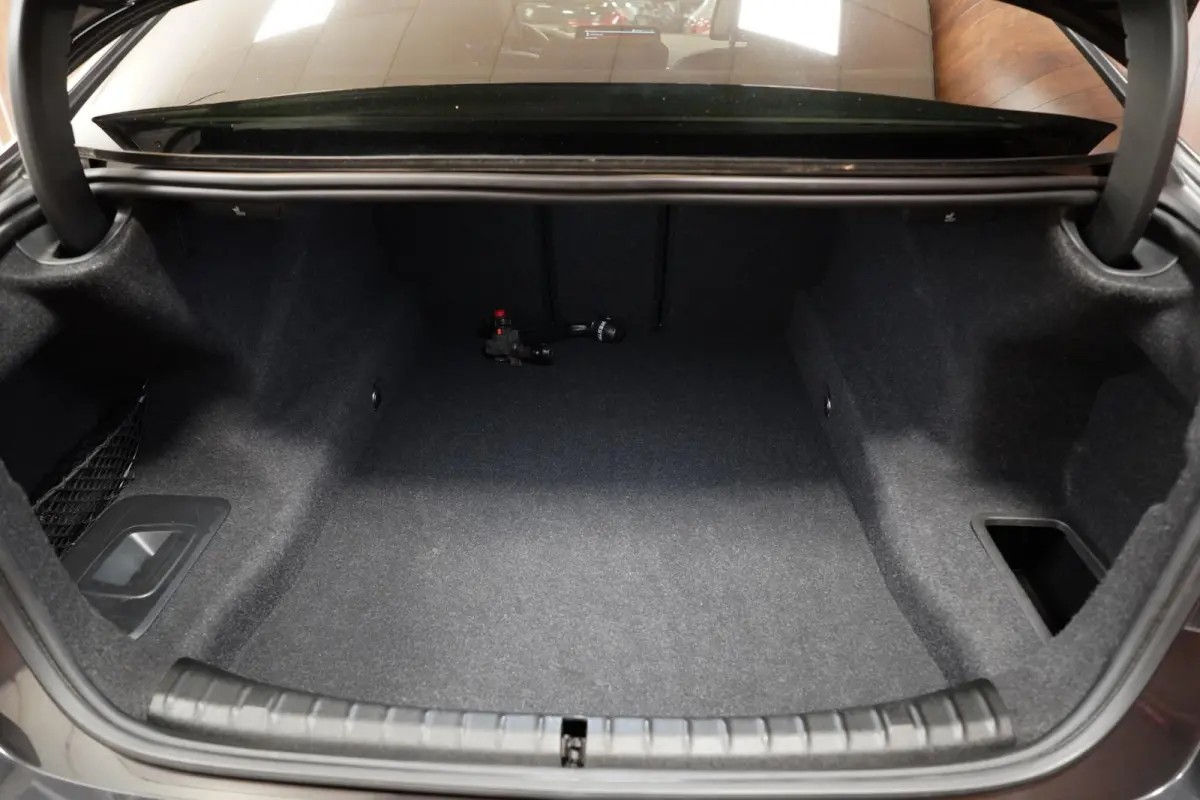 530i M-Sport M Sport|Pano|Leder|HUD|Dealer onderhouden