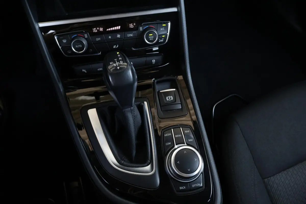 225xe iPerformance Executive | SoH 85% | Climate Control | PDC | Navi | Elektrische Achterklep |