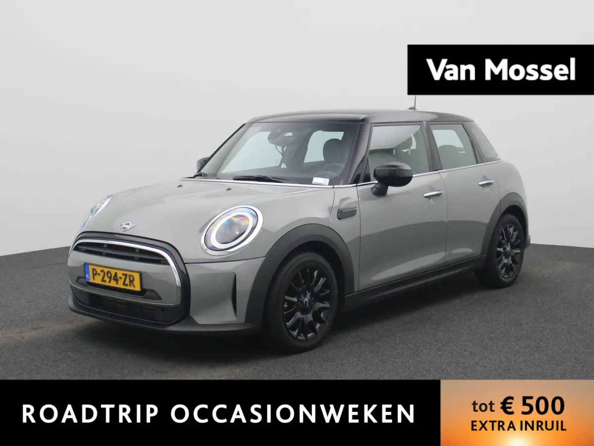 1.5 Cooper Business Edition | Automaat | Navigatie | Stoel verwarming | Sfeer verlichting | Virtual cockpit | Half leder | Climate Control | Parkeer sensoren | DAB | Lichtmetalen Velgen| Uni