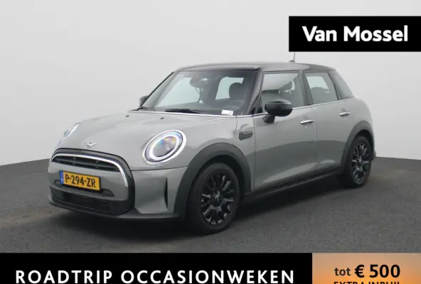 1.5 Cooper Business Edition | Automaat | Navigatie | Stoel verwarming | Sfeer verlichting | Virtual cockpit | Half leder | Climate Control | Parkeer sensoren | DAB | Lichtmetalen Velgen| Uni