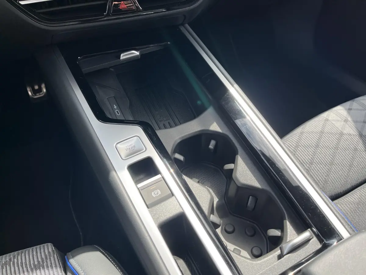 1.5 eHybrid R-Line | Pano | Trekhaak | 5J fabrieksgarantie | Winterpakket | 272Pk |