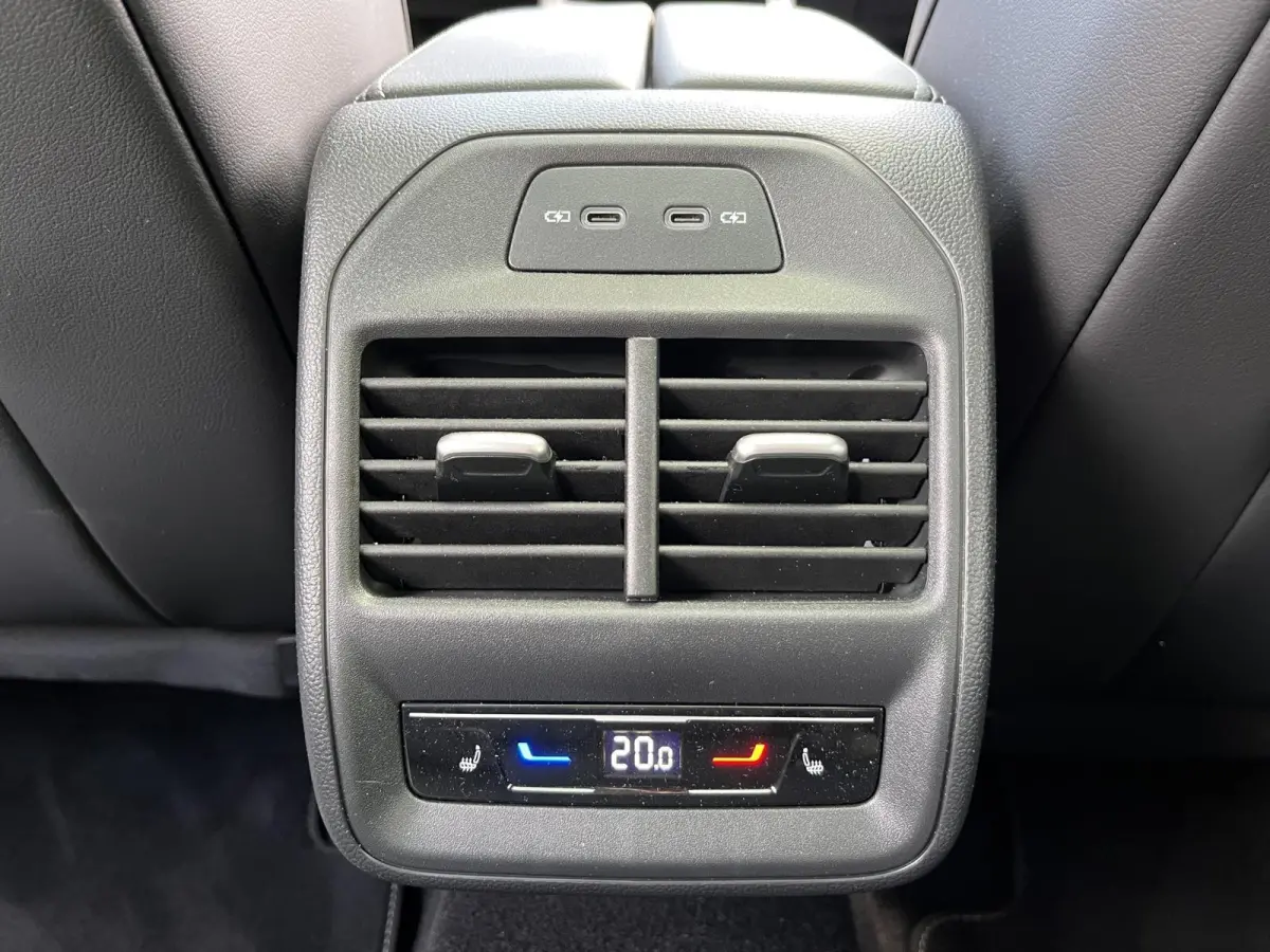 1.5 eHybrid R-Line | Pano | Trekhaak | 5J fabrieksgarantie | Winterpakket | 272Pk |