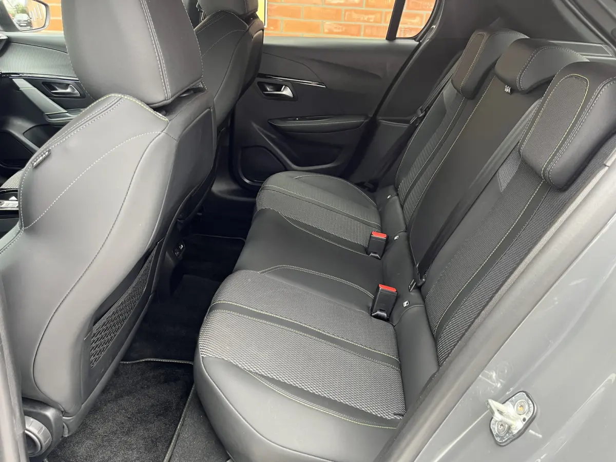 Hybrid 145 e-DCS6 GT | Keyless | Camera voor + achter | Carplay/Android Auto | Adaptive Cruise Control |