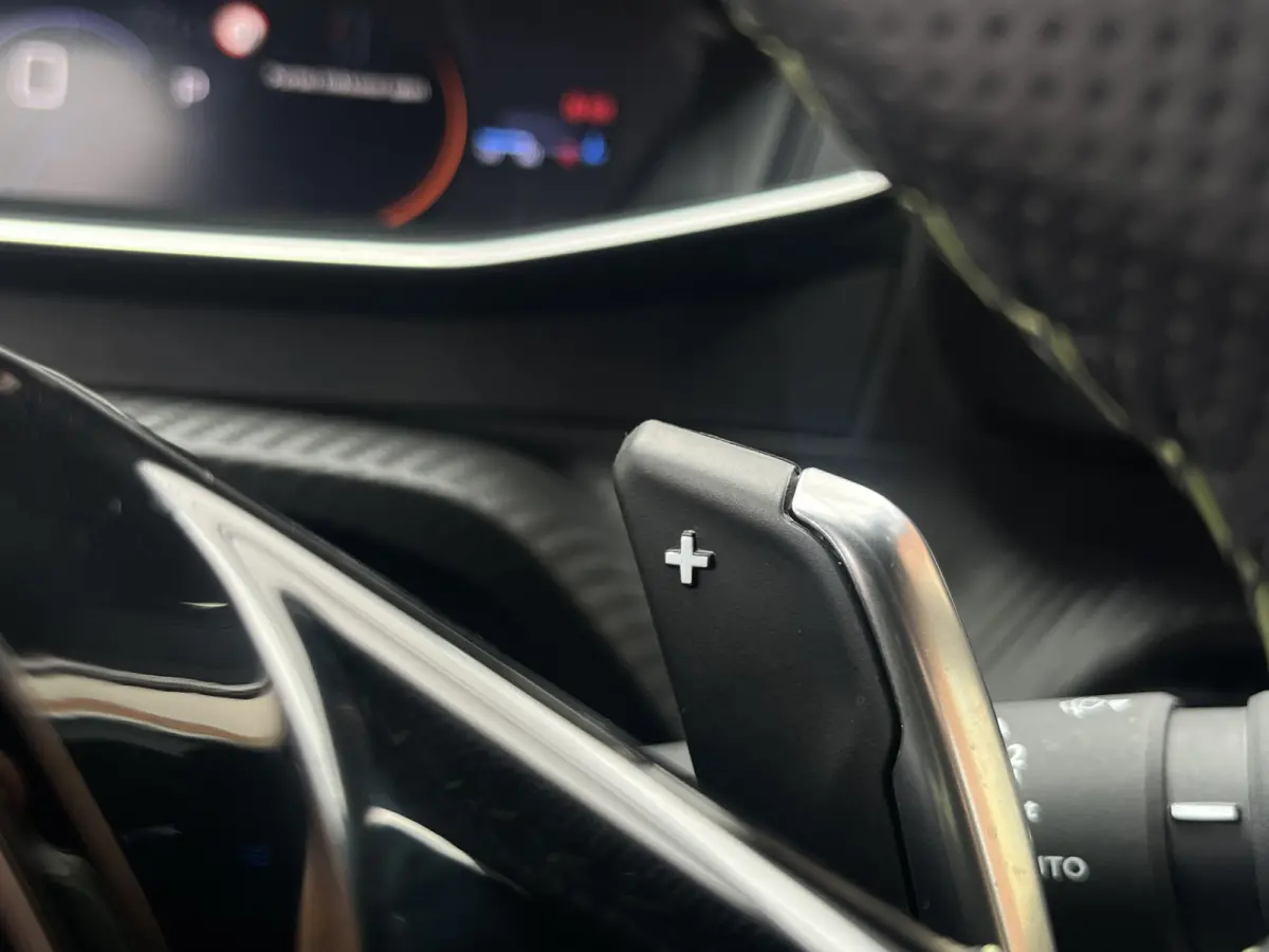Hybrid 145 e-DCS6 GT | Keyless | Camera voor + achter | Carplay/Android Auto | Adaptive Cruise Control |
