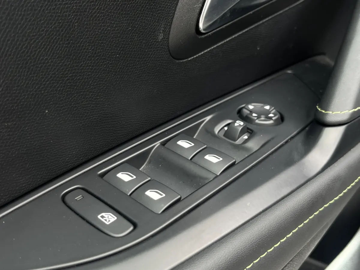 Hybrid 145 e-DCS6 GT | Keyless | Camera voor + achter | Carplay/Android Auto | Adaptive Cruise Control |