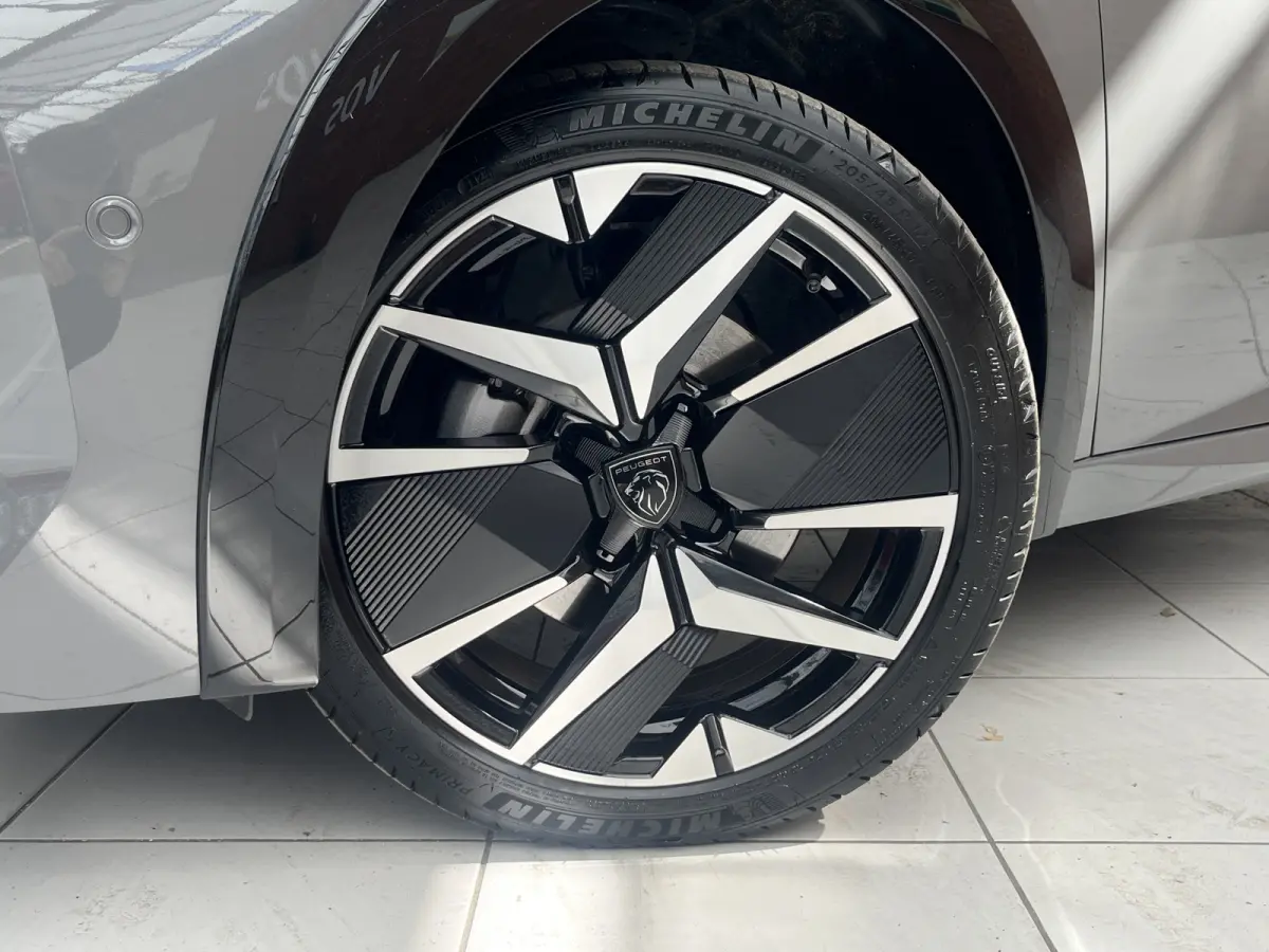 Hybrid 145 e-DCS6 GT | Keyless | Camera voor + achter | Carplay/Android Auto | Adaptive Cruise Control |