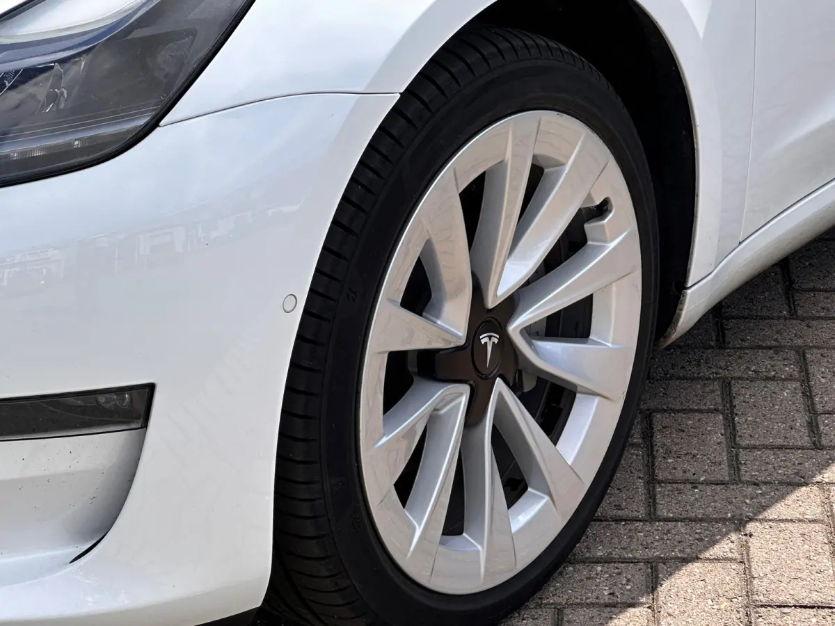 Long Range AWD WARMTEPOMP 75 kWh 91% SOH LFP DEALER OND