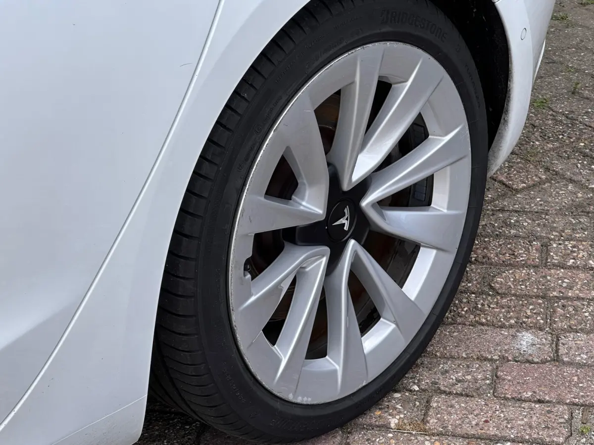 Long Range AWD WARMTEPOMP 75 kWh 91% SOH LFP DEALER OND
