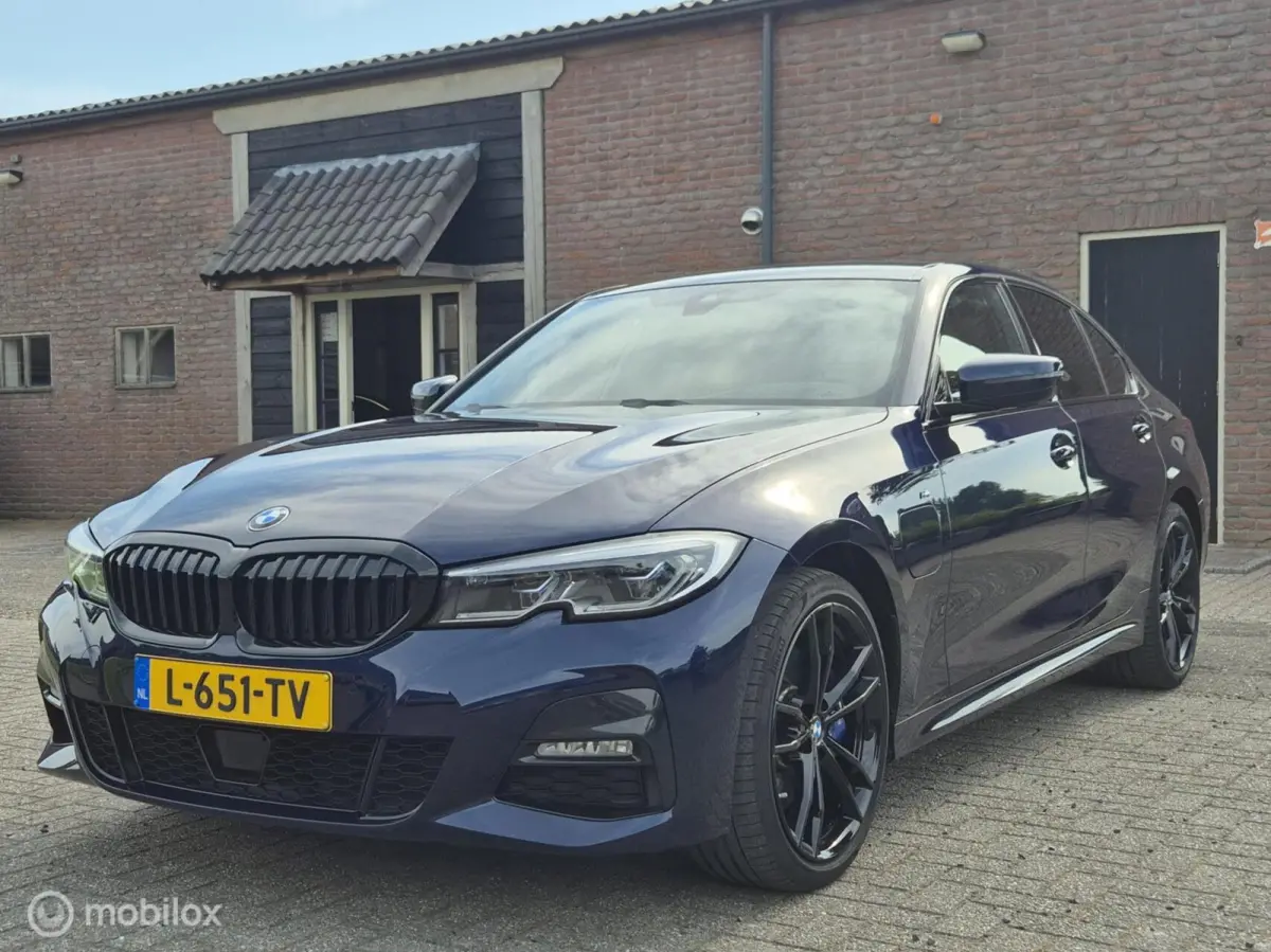 320e Business Edition Plus I Adap Cruise I Camera I Head-up I M-Sport I Tansanitblau I