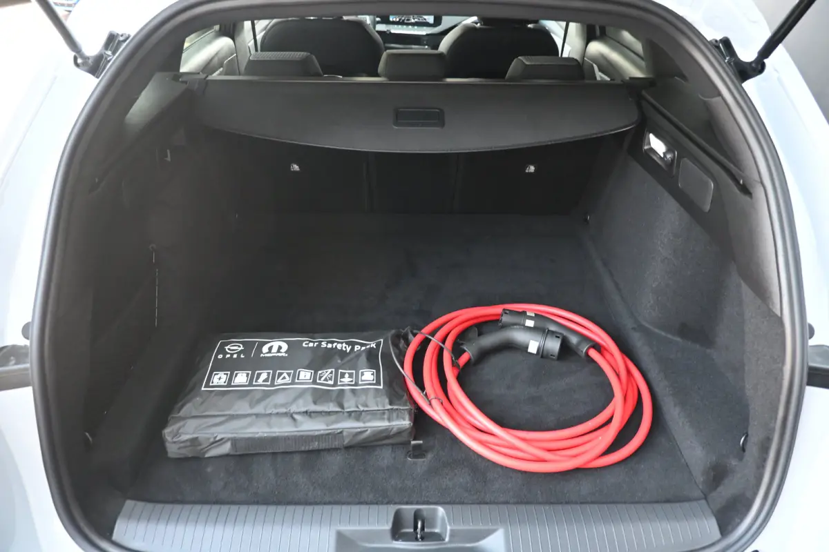 58 kWh Business Edition Tot 8 Jaar Garantie! | Adaptive Cruise | Elektr. Comfortstoelen | Stuur/Stoelverwarming | Navigatie | Achteruitrijcamera |