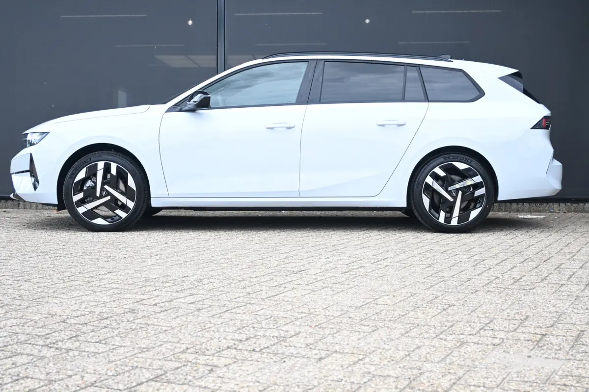 58 kWh Business Edition Tot 8 Jaar Garantie! | Adaptive Cruise | Elektr. Comfortstoelen | Stuur/Stoelverwarming | Navigatie | Achteruitrijcamera |