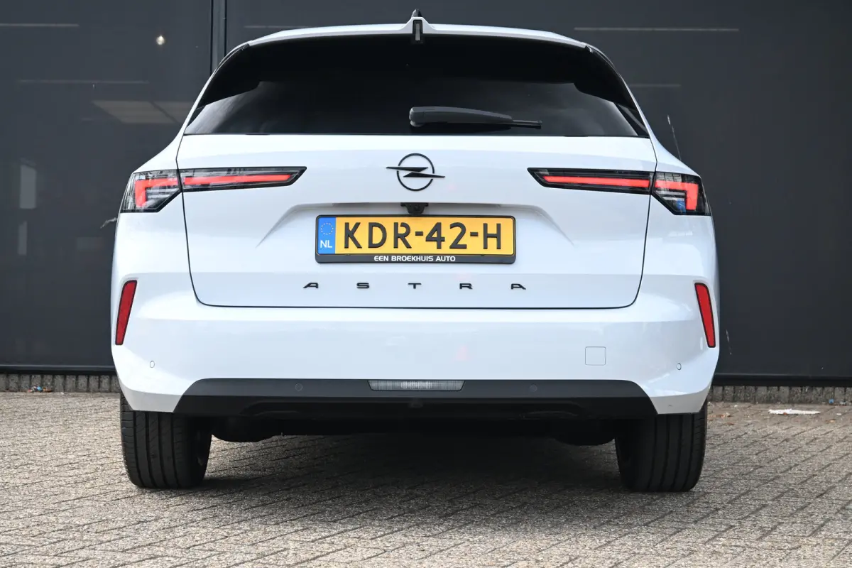 58 kWh Business Edition Tot 8 Jaar Garantie! | Adaptive Cruise | Elektr. Comfortstoelen | Stuur/Stoelverwarming | Navigatie | Achteruitrijcamera |