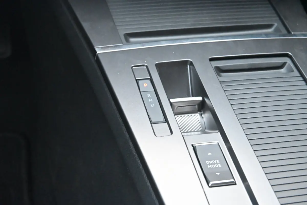 58 kWh Business Edition Tot 8 Jaar Garantie! | Adaptive Cruise | Elektr. Comfortstoelen | Stuur/Stoelverwarming | Navigatie | Achteruitrijcamera |