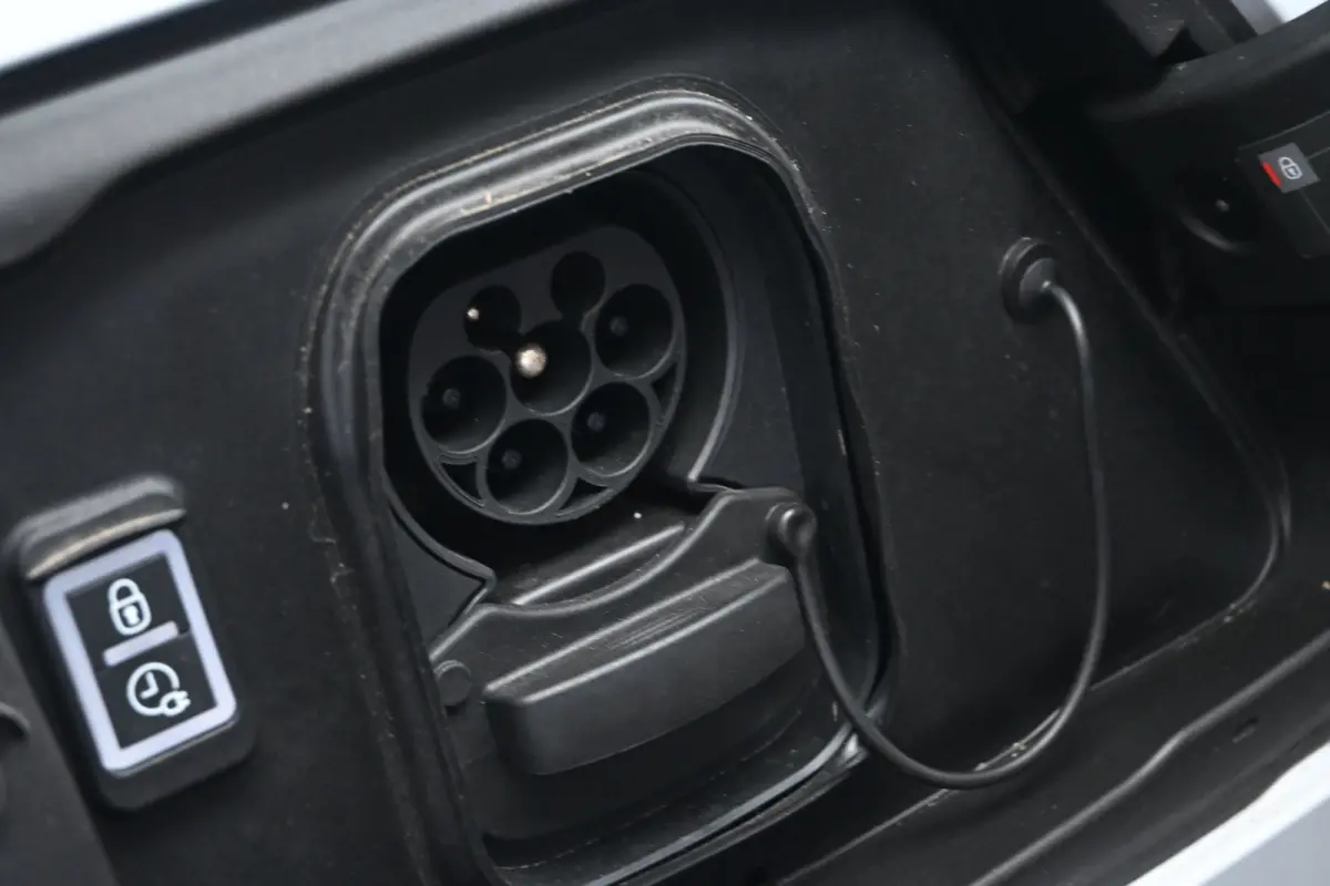 58 kWh Business Edition Tot 8 Jaar Garantie! | Adaptive Cruise | Elektr. Comfortstoelen | Stuur/Stoelverwarming | Navigatie | Achteruitrijcamera |