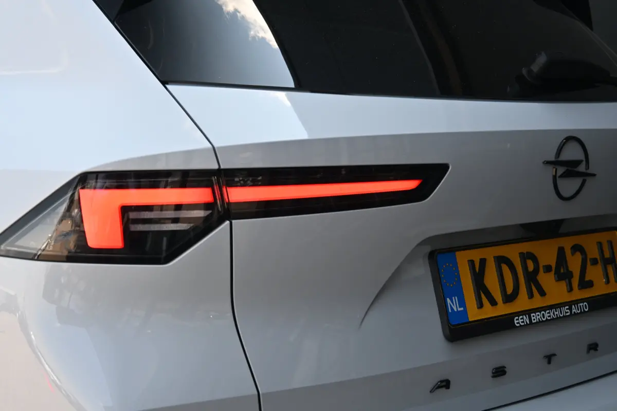 58 kWh Business Edition Tot 8 Jaar Garantie! | Adaptive Cruise | Elektr. Comfortstoelen | Stuur/Stoelverwarming | Navigatie | Achteruitrijcamera |