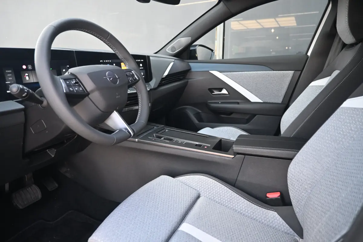 58 kWh Business Edition Tot 8 Jaar Garantie! | Adaptive Cruise | Elektr. Comfortstoelen | Stuur/Stoelverwarming | Navigatie | Achteruitrijcamera |