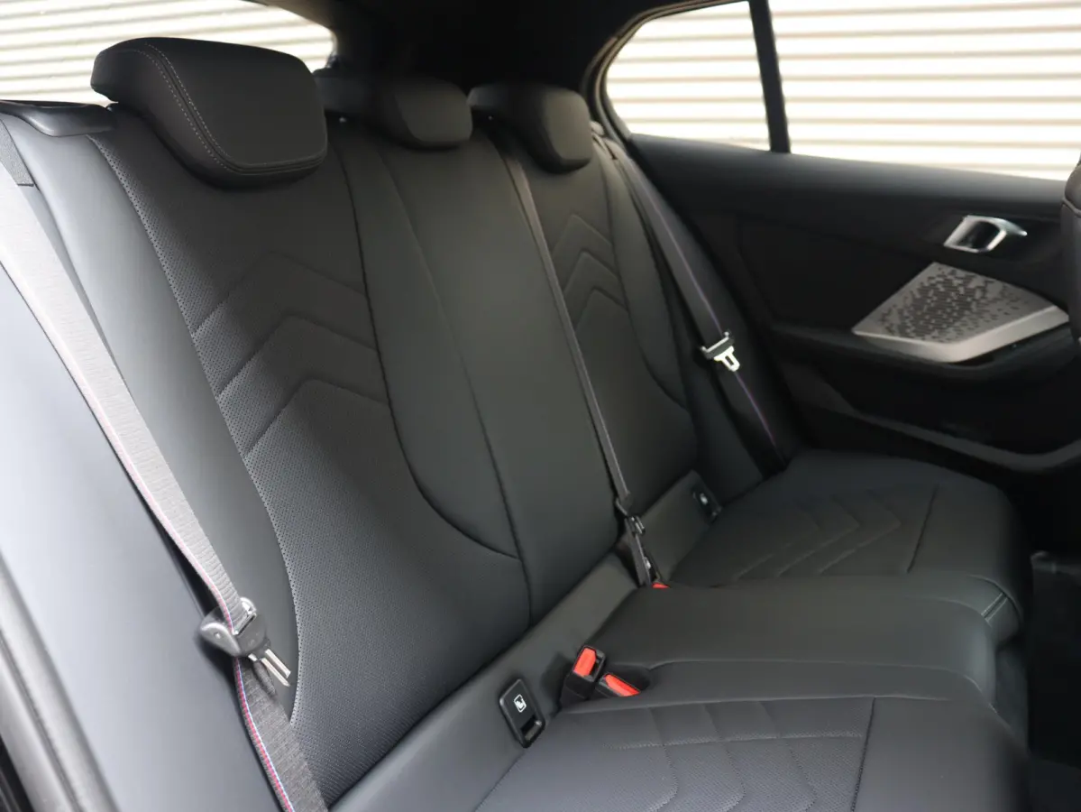 120 | M Sportpakket Pro | Panodak | Comfort Access | Camera | Getint Glas | Stuurwiel Verwarmd | Sportstoelen | 18'' LMV