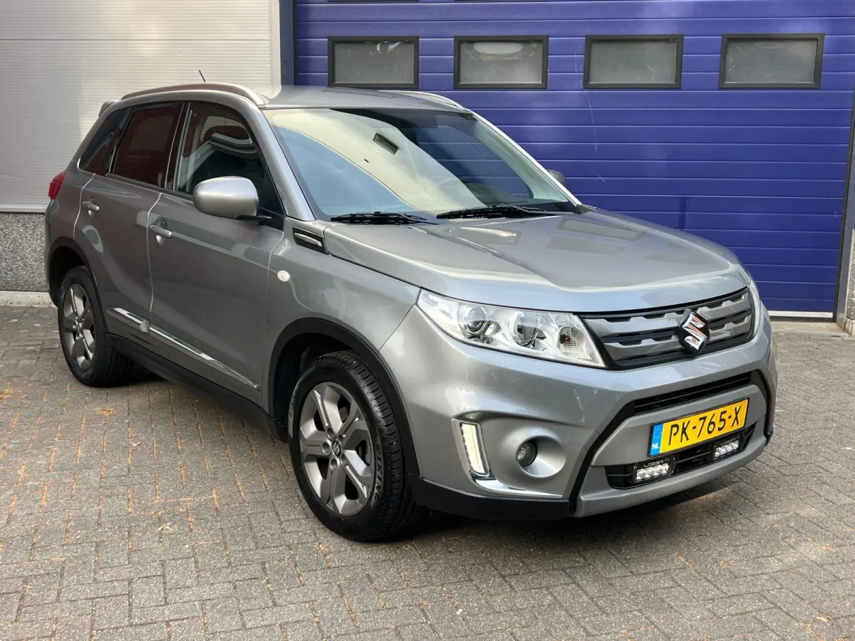 1.6 Automaat l Trekhaak l Navi l Carplay l