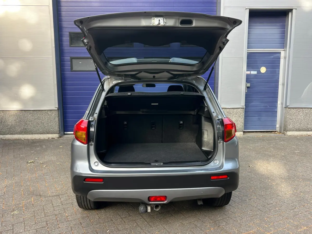1.6 Automaat l Trekhaak l Navi l Carplay l