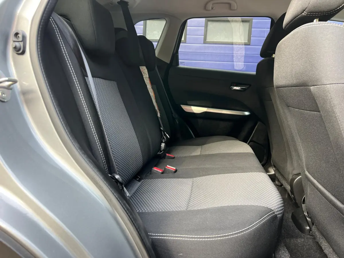 1.6 Automaat l Trekhaak l Navi l Carplay l