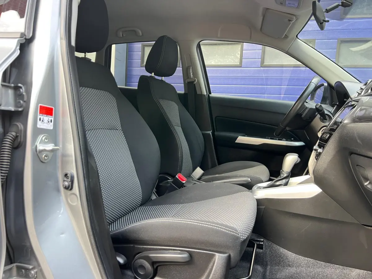 1.6 Automaat l Trekhaak l Navi l Carplay l