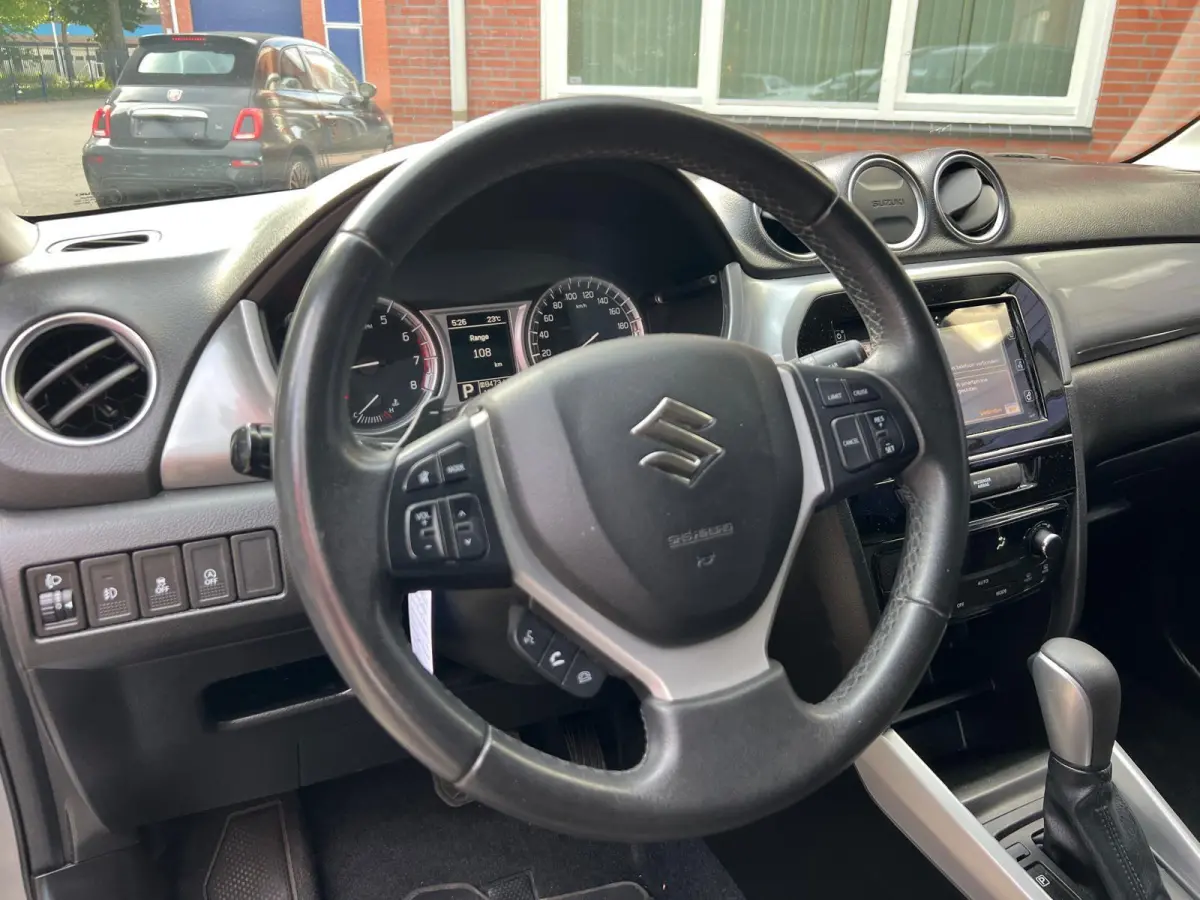 1.6 Automaat l Trekhaak l Navi l Carplay l