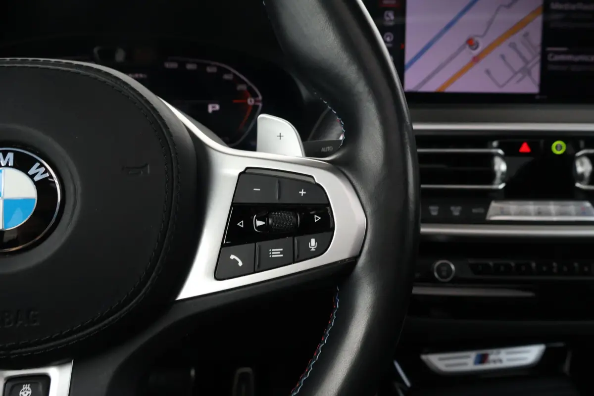 M40i High Executive | Panorama Dak | trekhaak | Elektr. Stoelen | Laserlight | Driving Assistant Professional | Harman Kardon | Verwarmde Stoelen Voor/Achter | Verwarmd Stuurwiel | Head-Up |