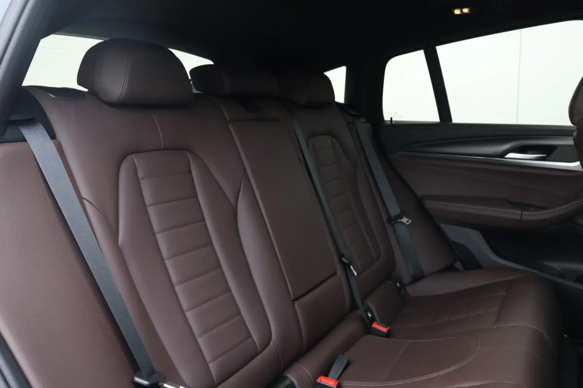 M40i High Executive | Panorama Dak | trekhaak | Elektr. Stoelen | Laserlight | Driving Assistant Professional | Harman Kardon | Verwarmde Stoelen Voor/Achter | Verwarmd Stuurwiel | Head-Up |