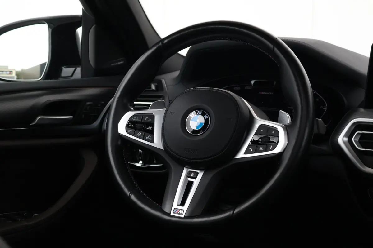 M40i High Executive | Panorama Dak | trekhaak | Elektr. Stoelen | Laserlight | Driving Assistant Professional | Harman Kardon | Verwarmde Stoelen Voor/Achter | Verwarmd Stuurwiel | Head-Up |